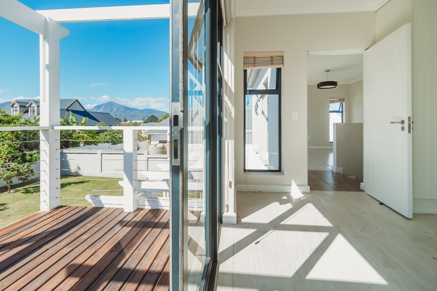 3 Bedroom Property for Sale in Kraaibosch Country Estate Western Cape